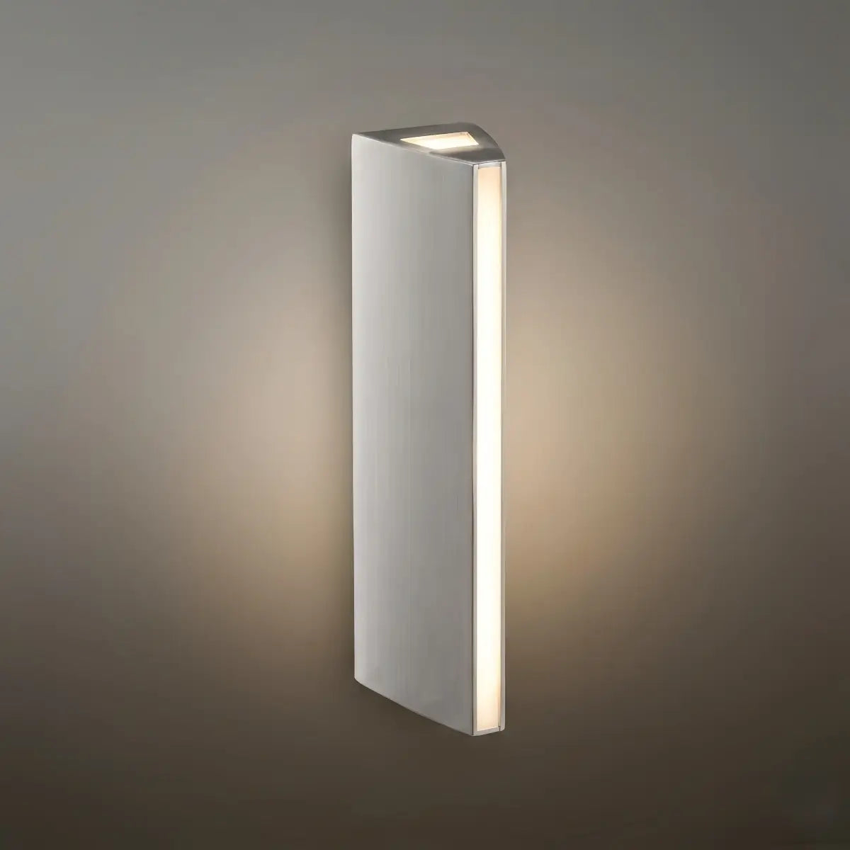 Modern Triangular Outdoor Wall Lamp