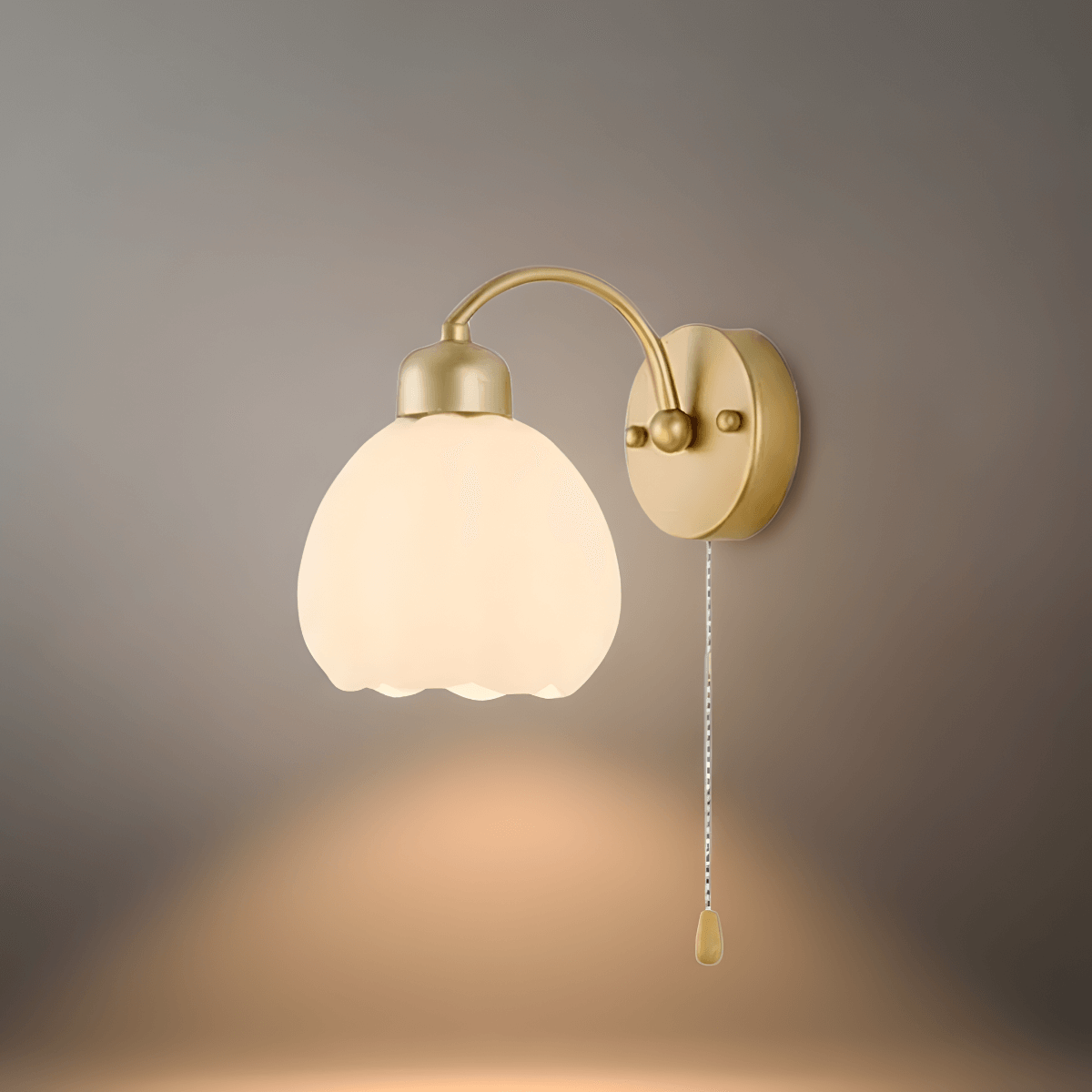 Crema Modern Gold Floral Wall Lamp – Metal/Glass Fixture for Bedroom