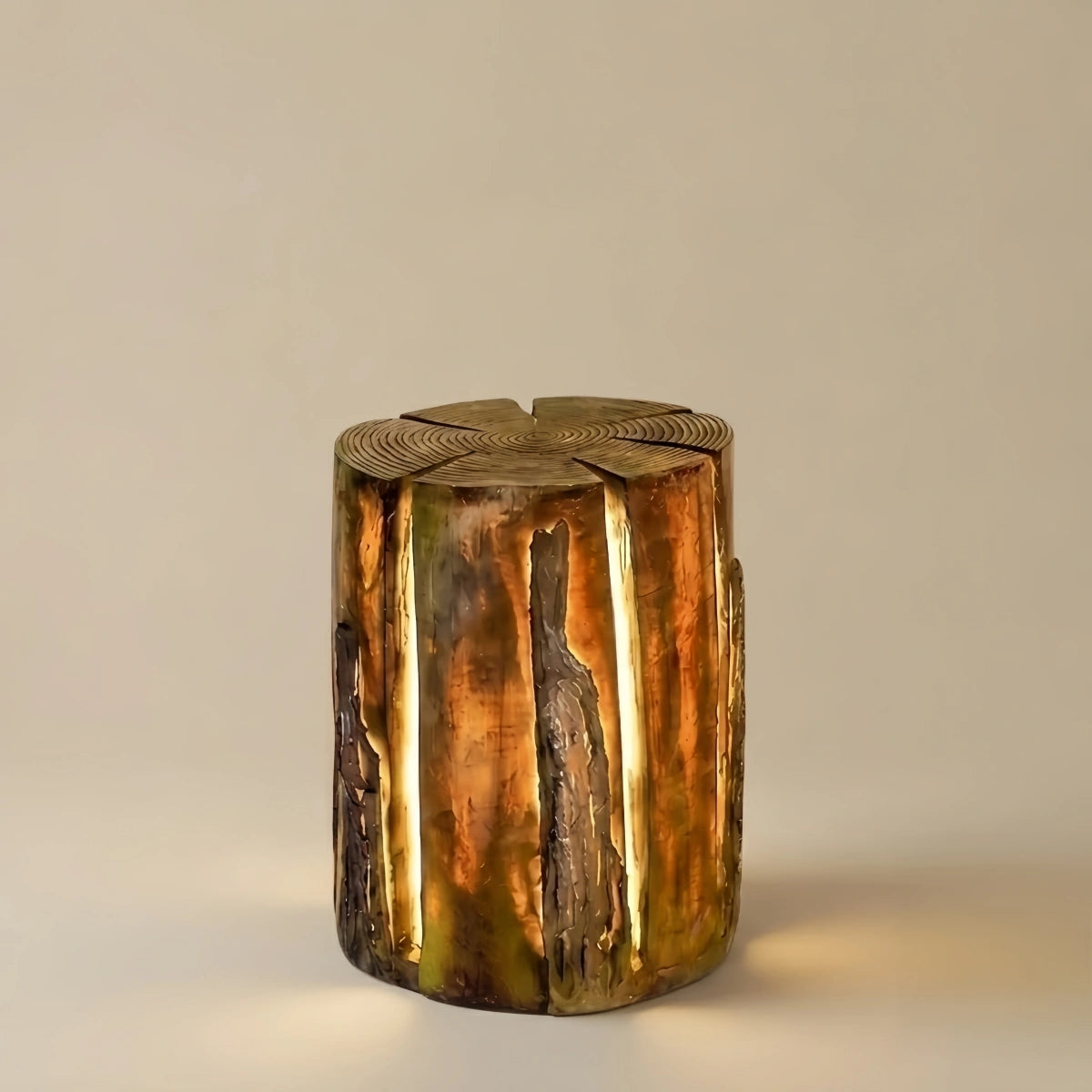 Botanica Art Deco Tree Stump Outdoor Lamp – Natural Wood-Look Resin for Courtyard/Garden