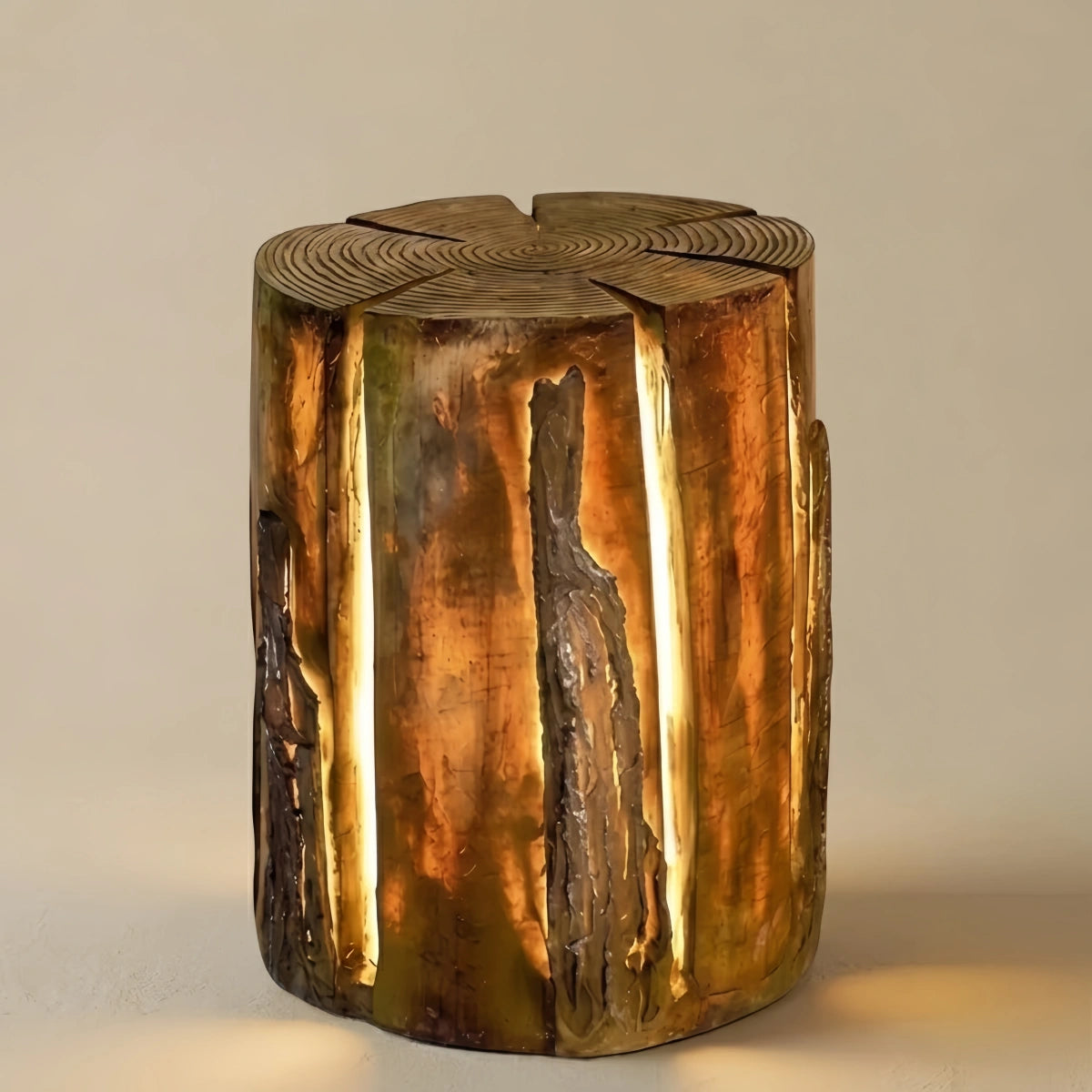 Botanica Art Deco Tree Stump Outdoor Lamp – Natural Wood-Look Resin for Courtyard/Garden