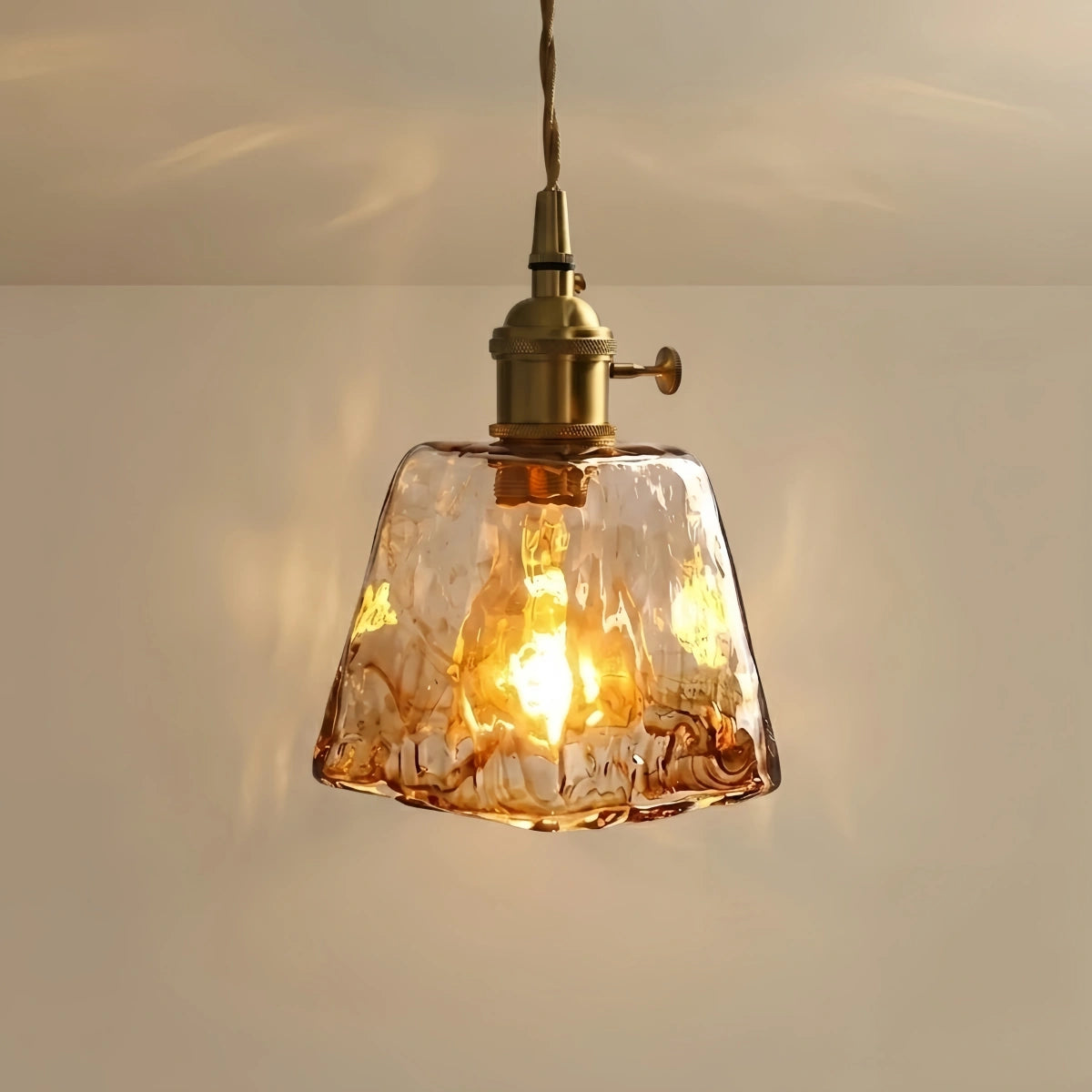 Vetro Retro Pendant Light – Amber Glass/Metal Fixture for Dining Room