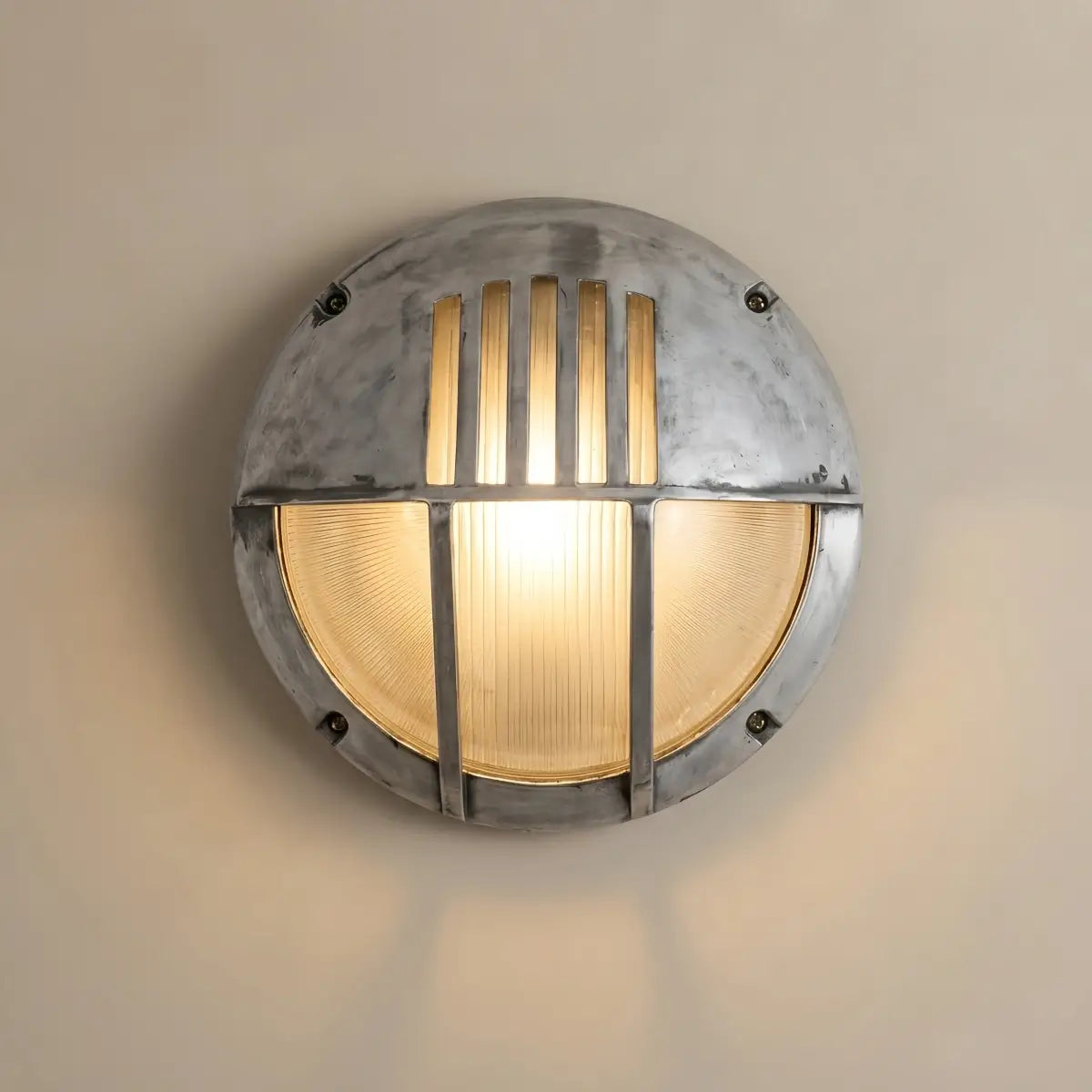 LZ520Irondale Modern Geometric Outdoor Wall Lamp – Silver Metal/Glass for Courtyard g