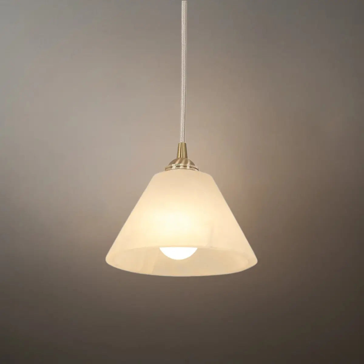 Alba Minimalist Alabaster Pendant Light – White