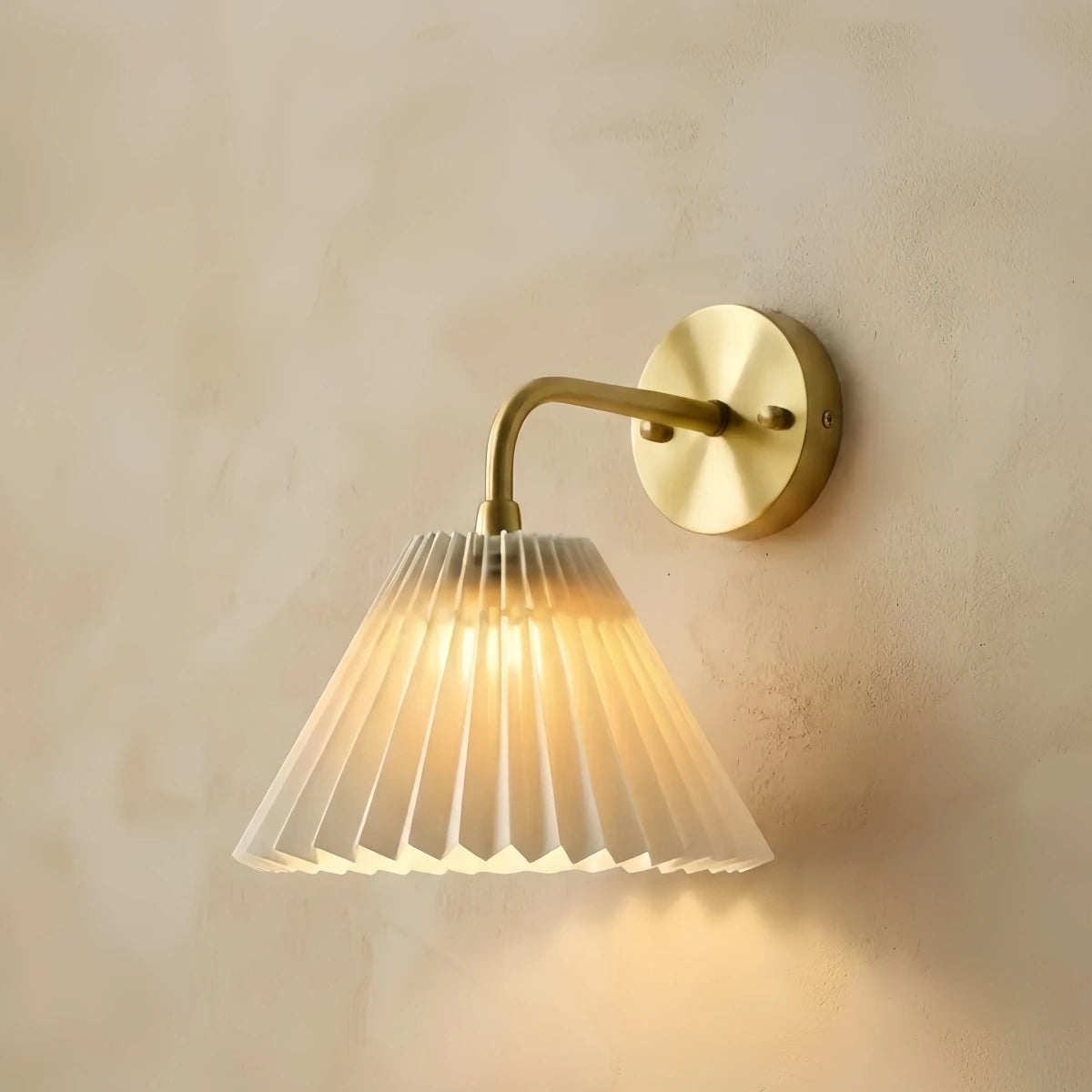 Crema Elegant Wall Lamp--Black or Brass for Outdoor Courtyard