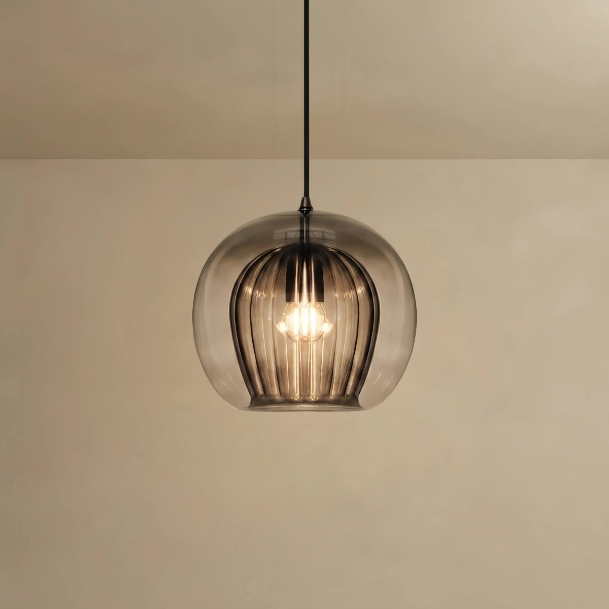 Vetro Nordic Globe Pendant Light – Clear or Amber Glass for Bedroom