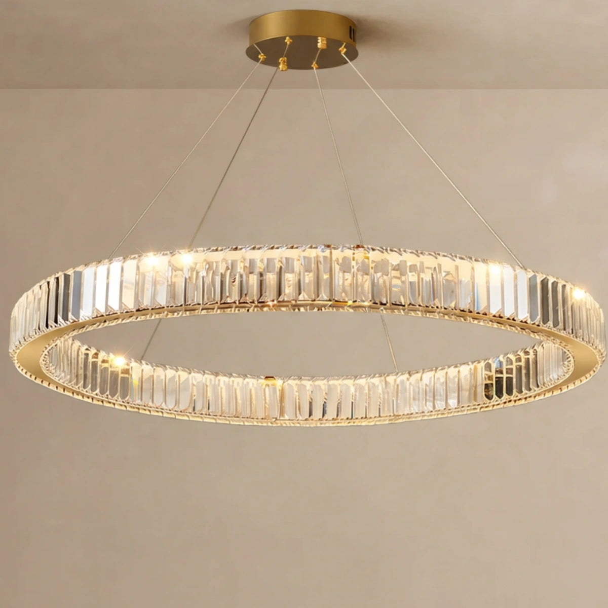 Modern Interlaced Ring Pendant Light — Radiant Gold Layered Design for Upscale Interior