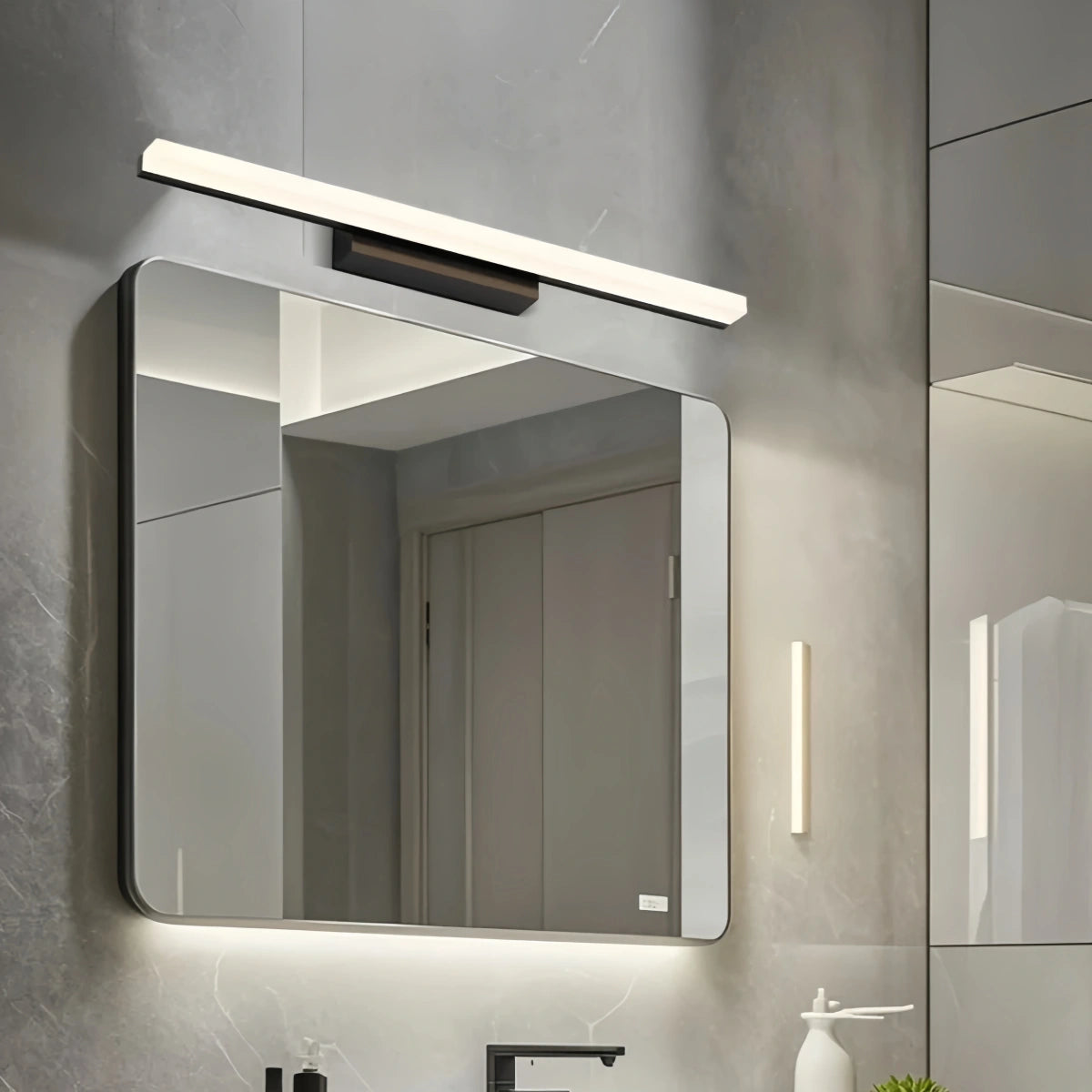 Arcato Minimalist Linear Vanity Wall Lamp – IP44 Metal in Black/Chrome Bathroom