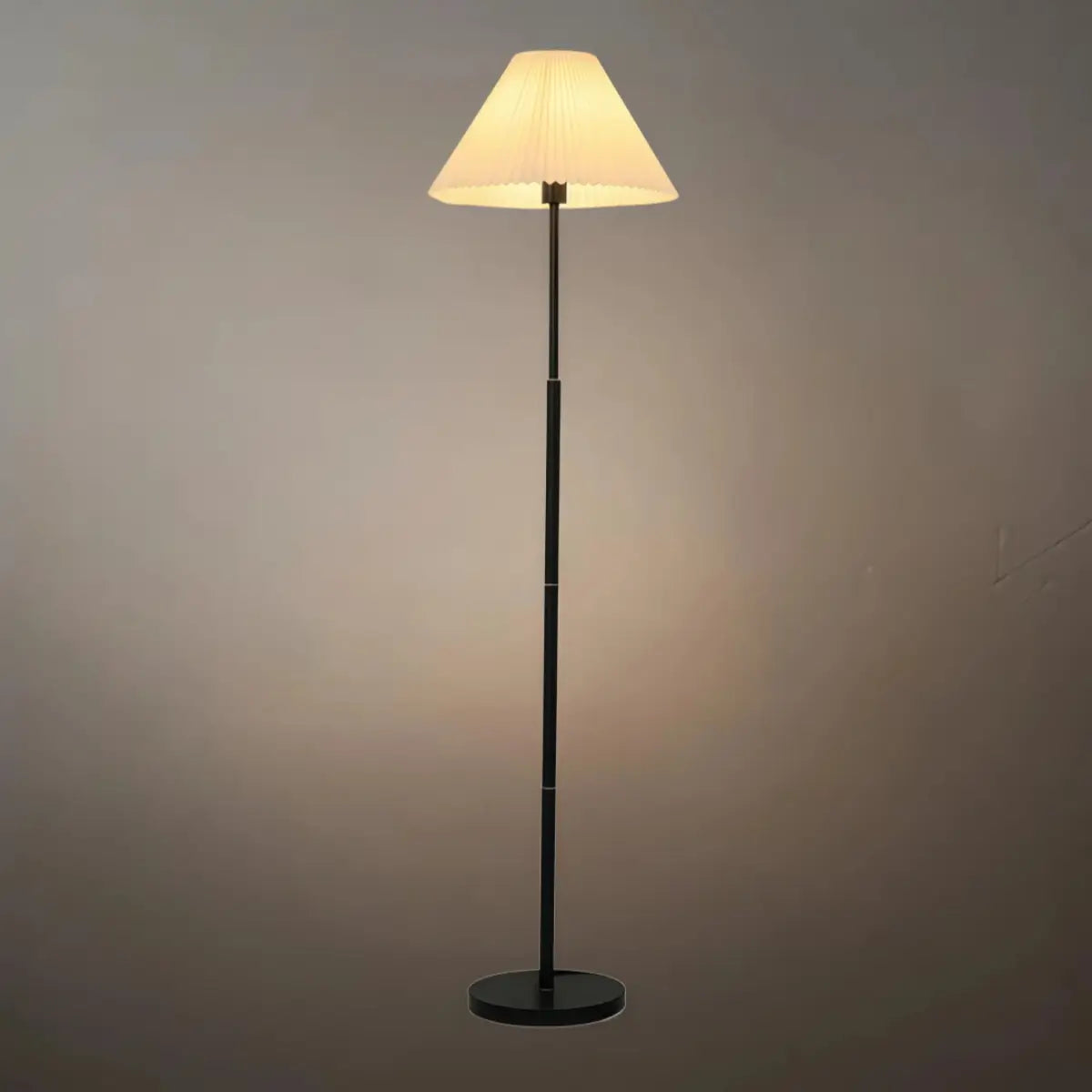Crema Vintage Floor Lamp