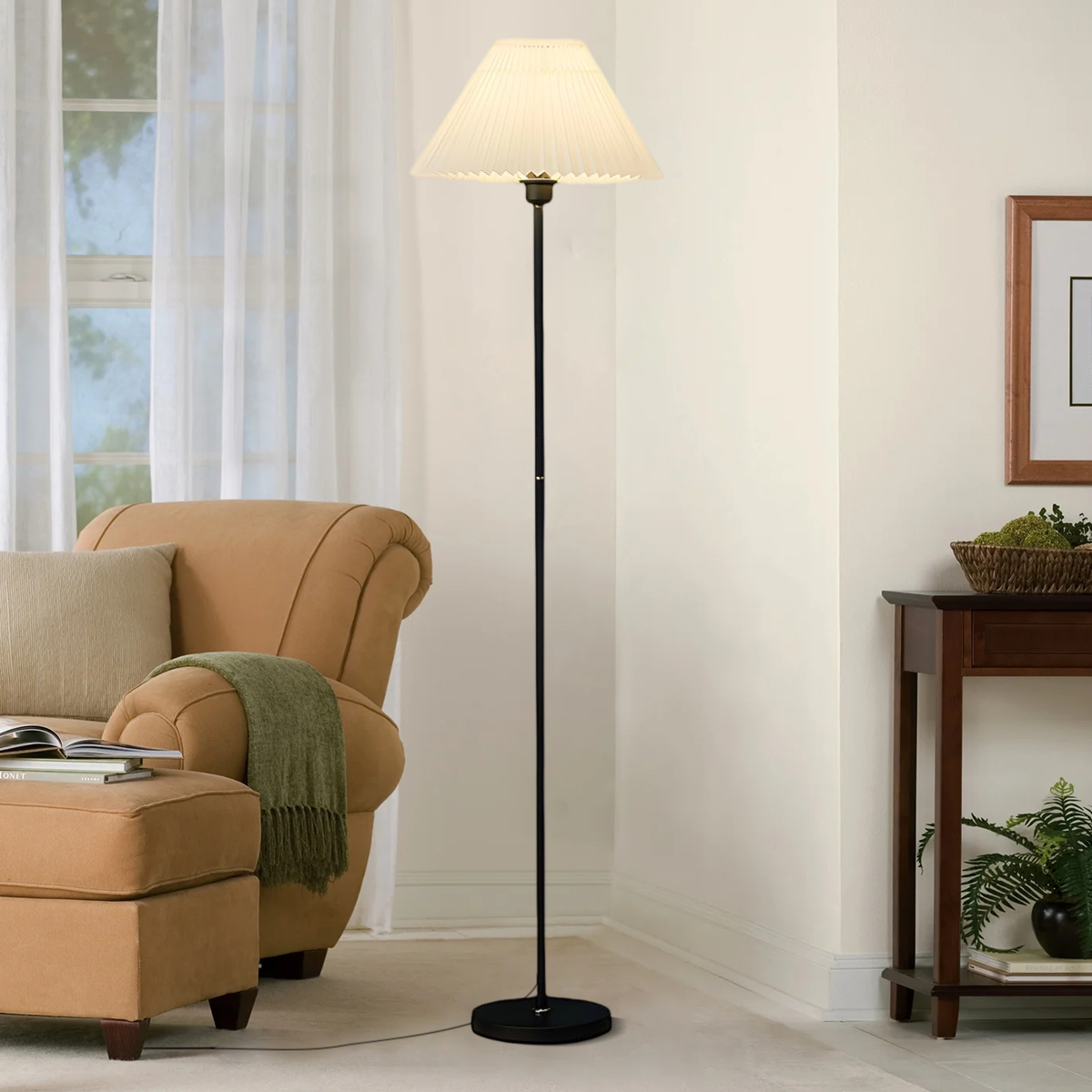 Crema Vintage Floor Lamp