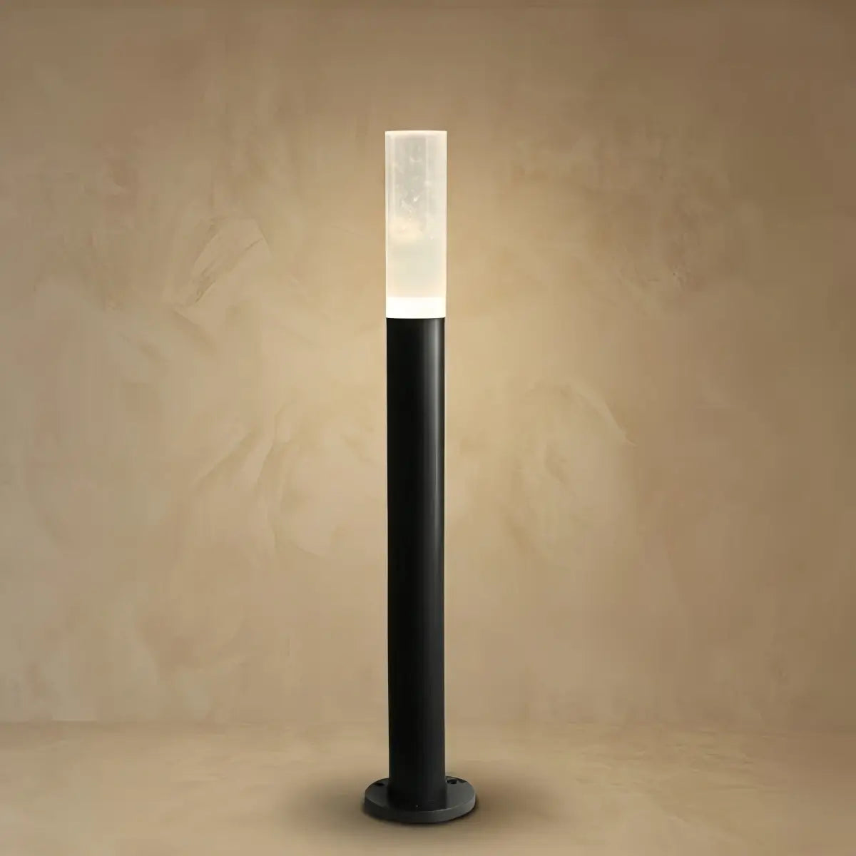 Zenno Minimalist Outdoor Floor Lamp--Aluminum  Black for Lawn