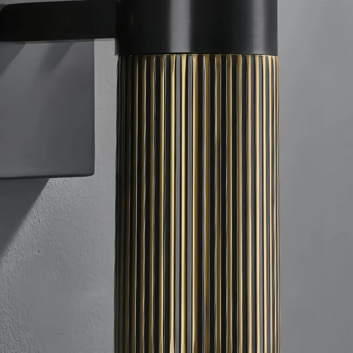 Alba Minimalist Alabaster Wall Lamp