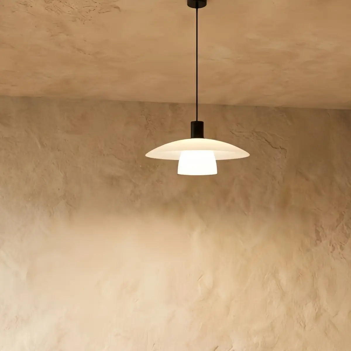 Vetro Minimalist Glass Pendant Lamp -- Black/White Metal